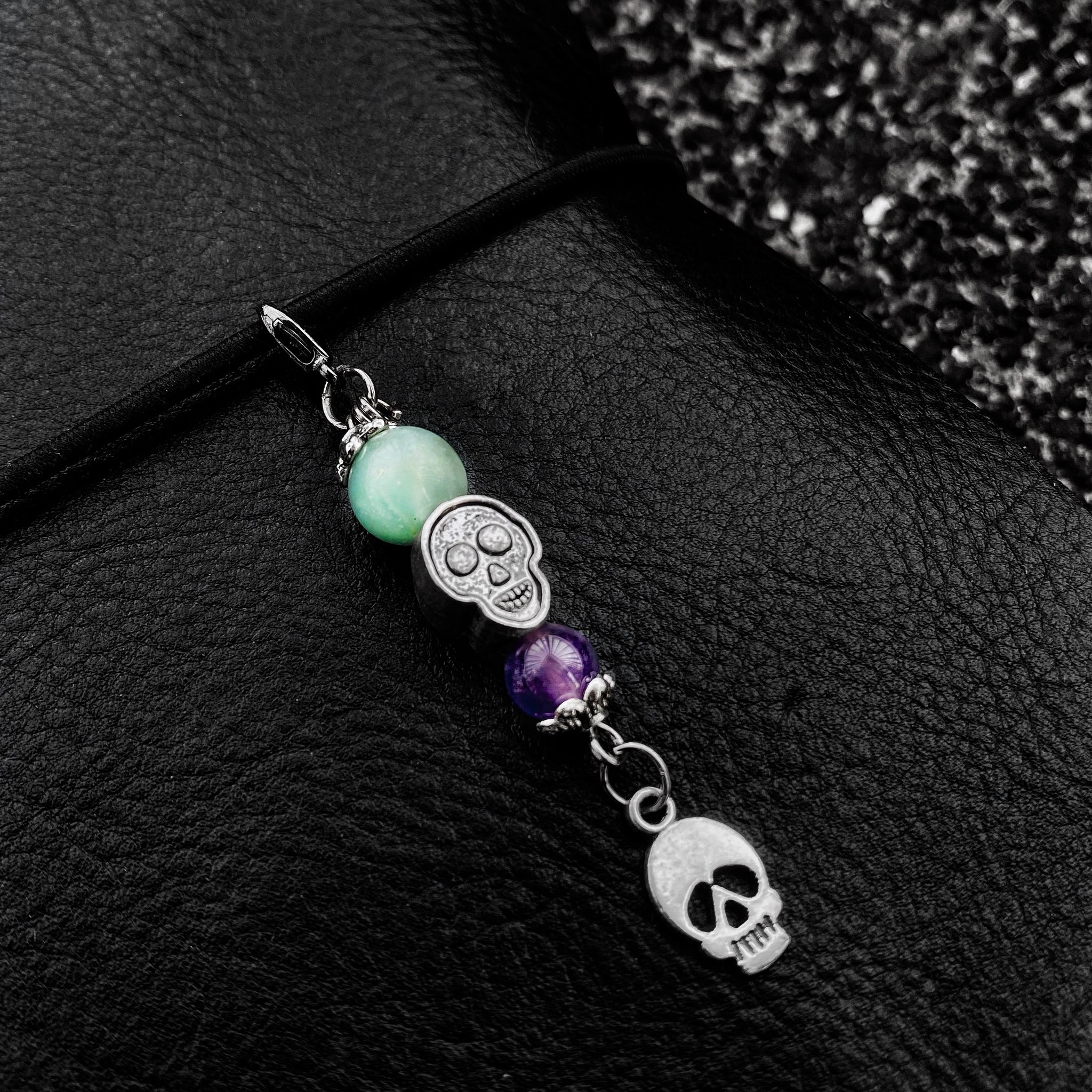 AMEZOTHYST SKULLIES CHARM