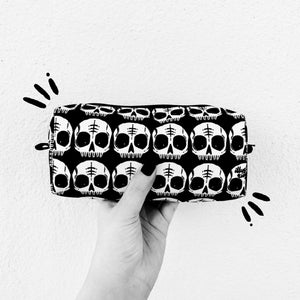 MADNESS BOXIEY ZIPPER POUCH